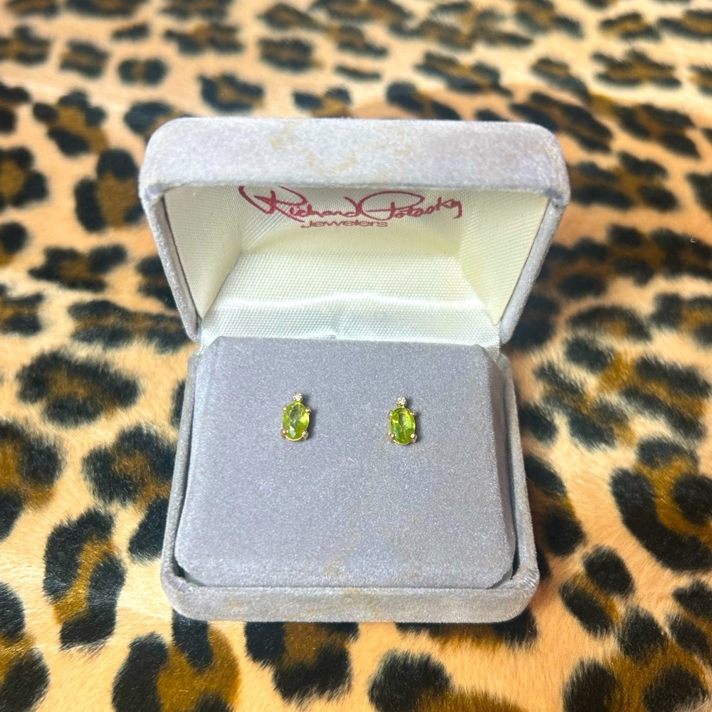 Vintage green Peridot genuine gemstone gold original velvet jewelry box